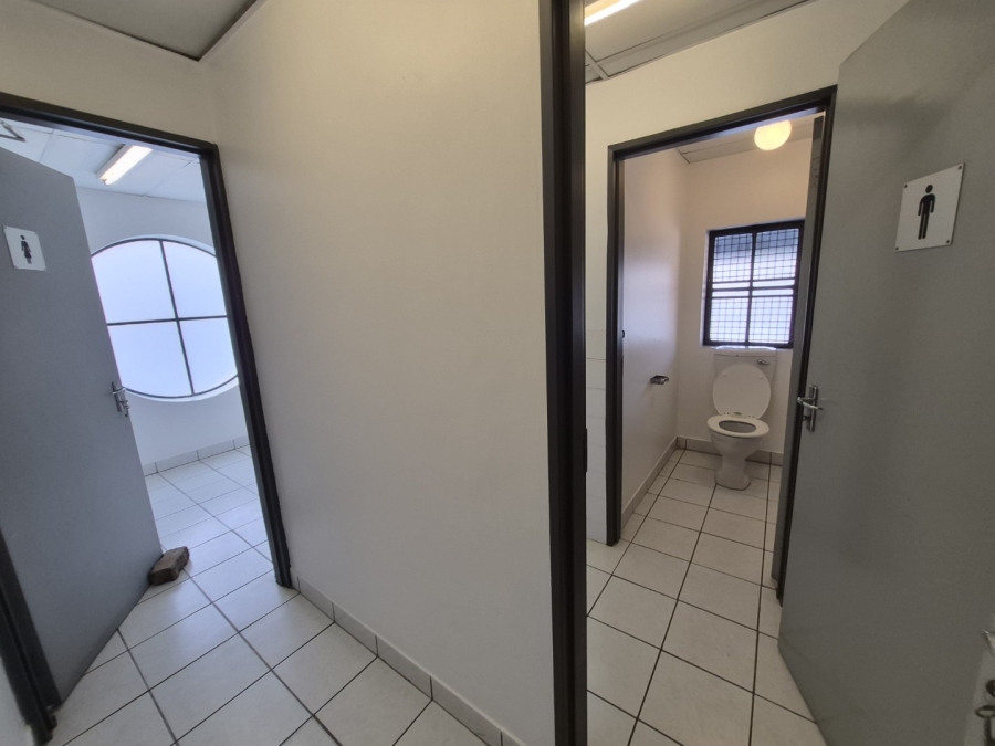 To Let Commercial Property for Rent in Paarden Eiland Western Cape